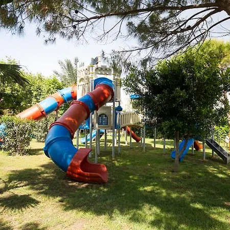 Defne Garden 호텔